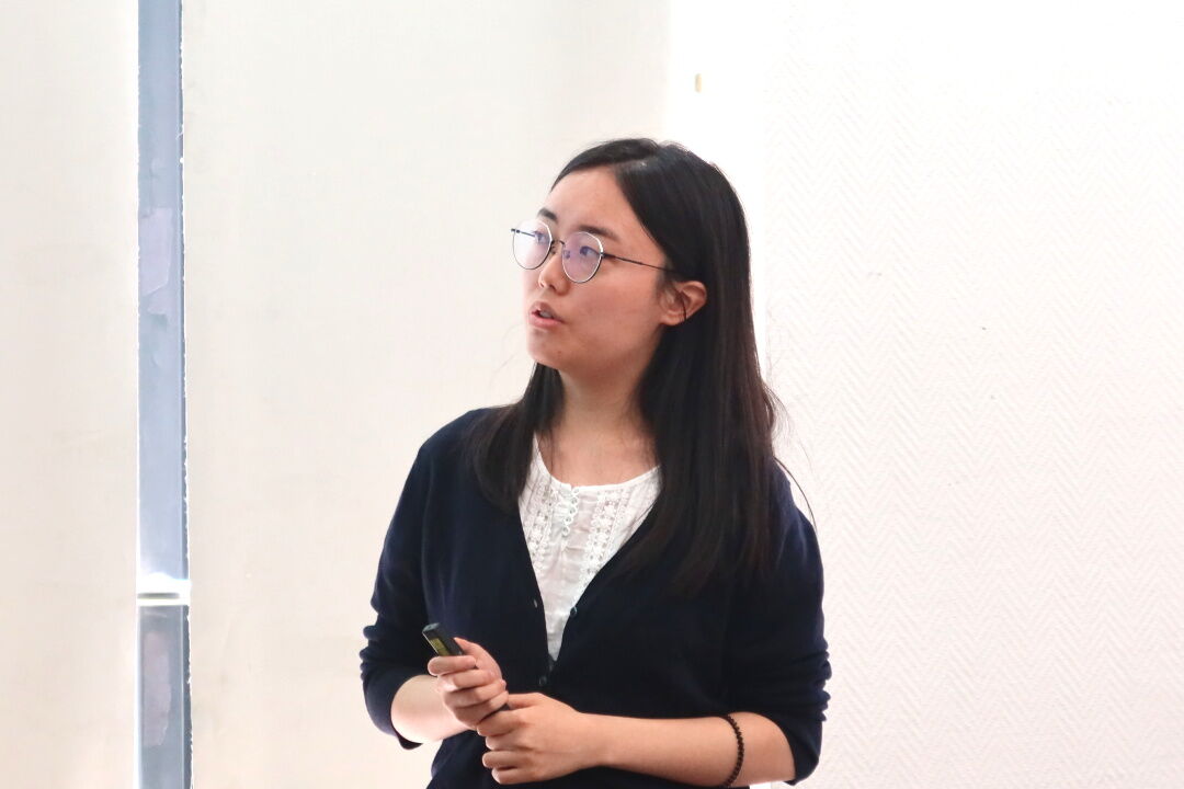 赵冠男,王志强,陈涤非,尹靖雨作报告下午的博士生论坛由李虹教授主持.