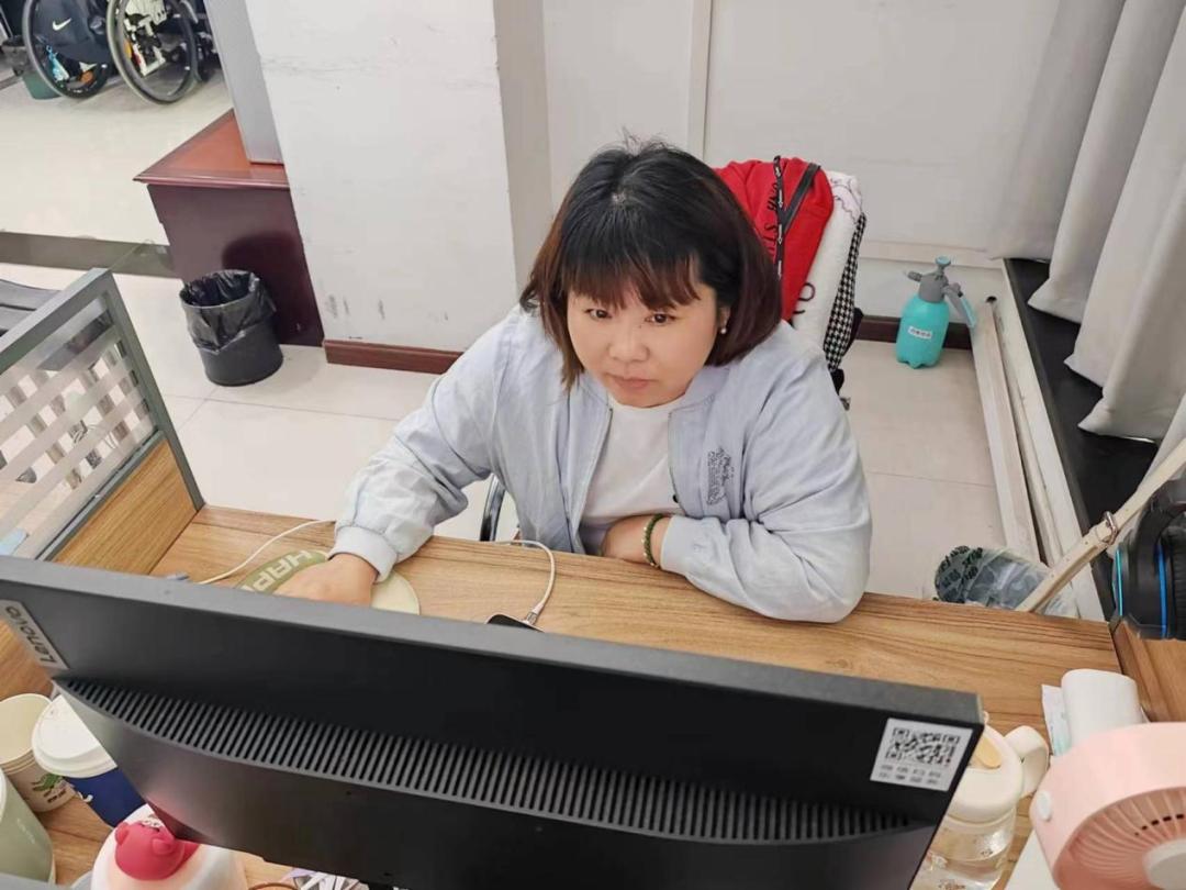 "如皋市残疾人服务中心主任夏建国介绍说,除了申季学外,去年下半年