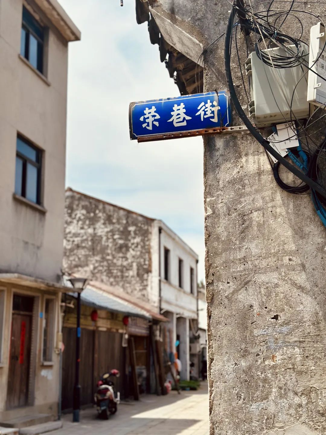 建筑和地方特色的近代建筑目前有157座具有时代烙印荣巷古镇岁月流转