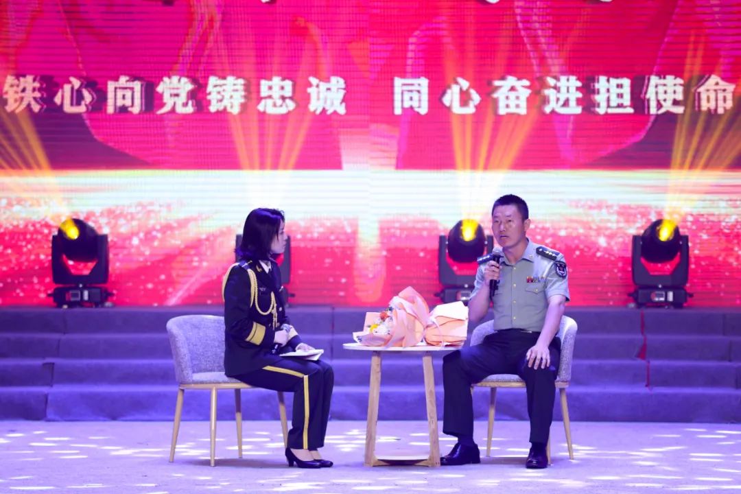"我们向老首长致敬,向老首长学习.