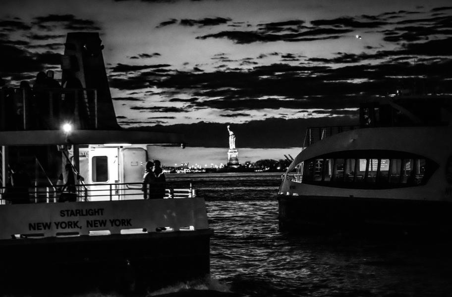 《双城》| 以黑白视角探索世界城市之美