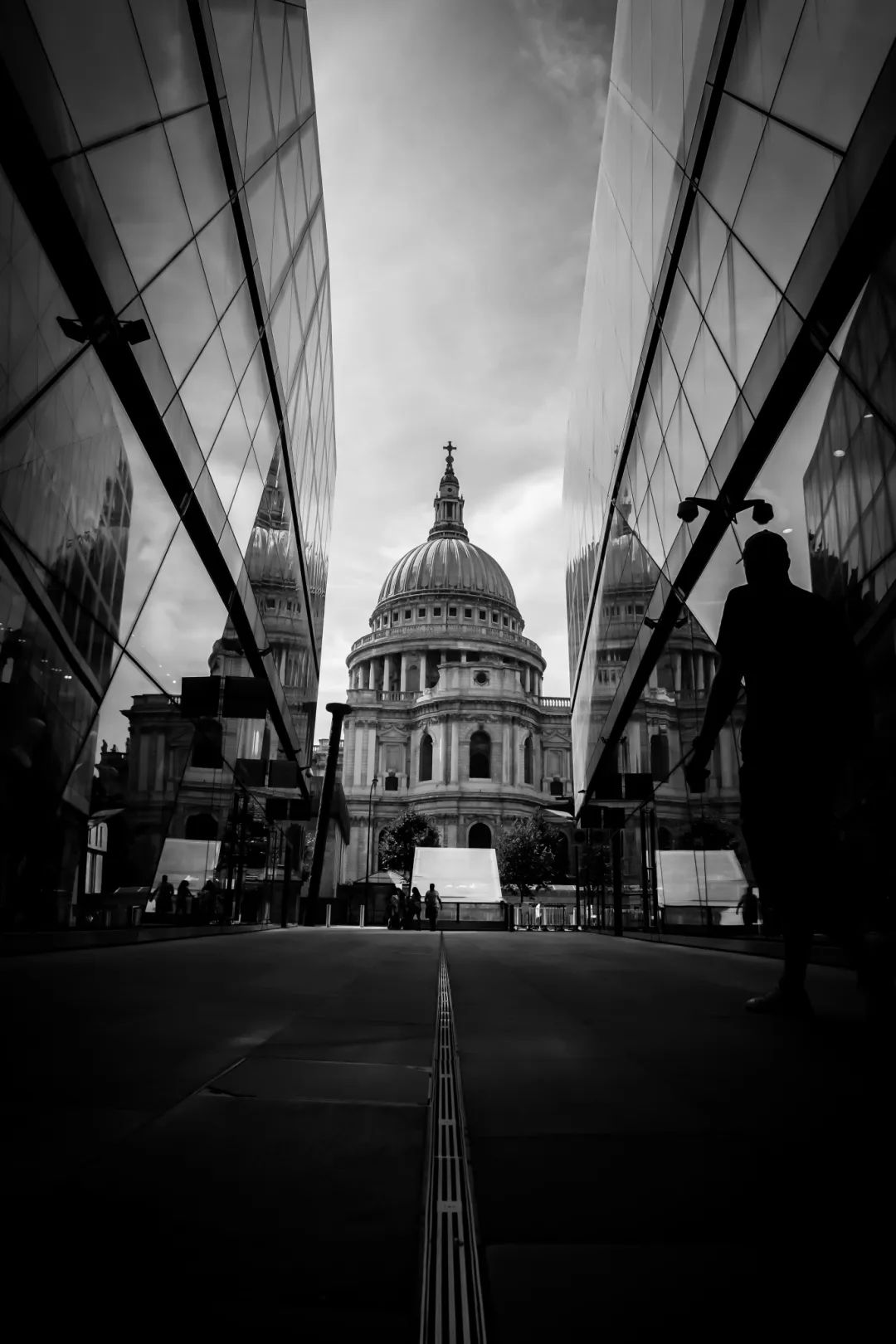 《双城》| 以黑白视角探索世界城市之美