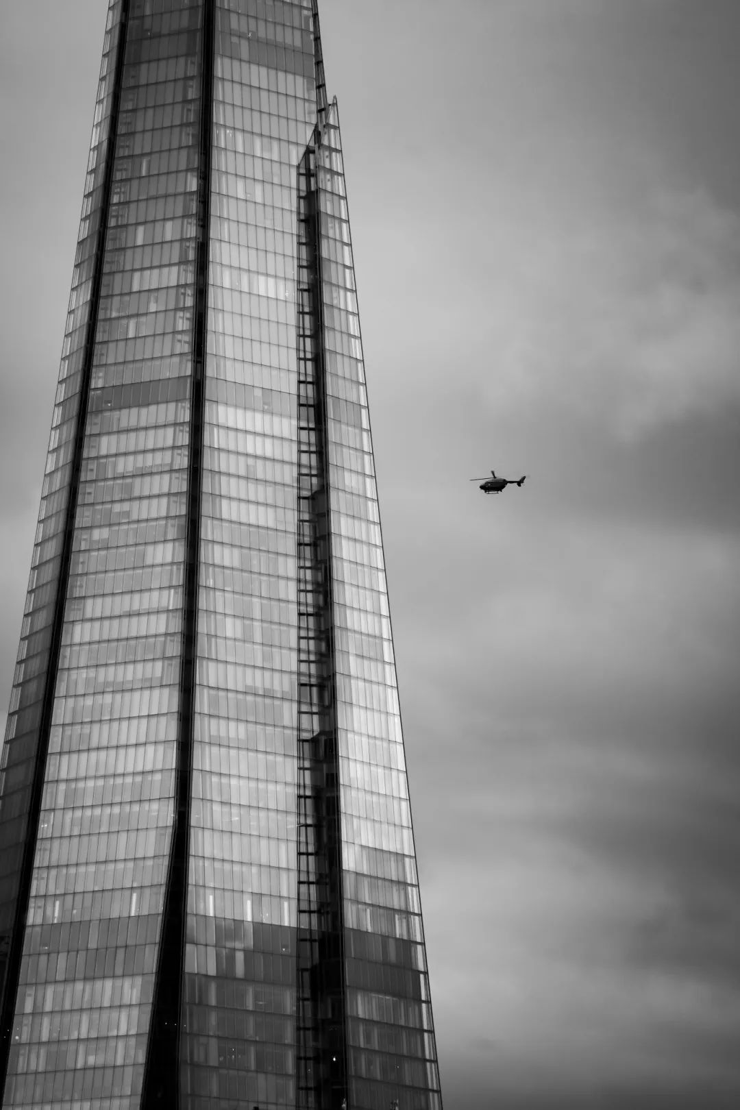 《双城》| 以黑白视角探索世界城市之美