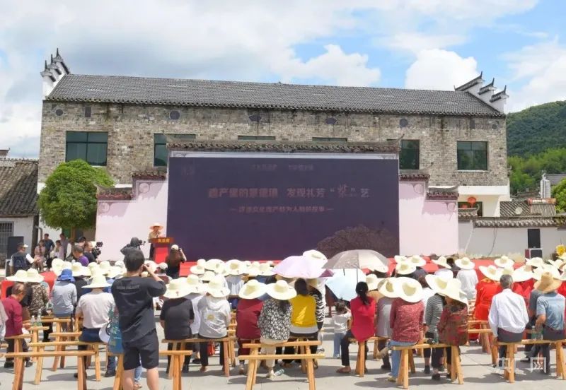 来,景德镇围绕国家试验区"两地一中心"(国家陶瓷文化保护传承创新基地