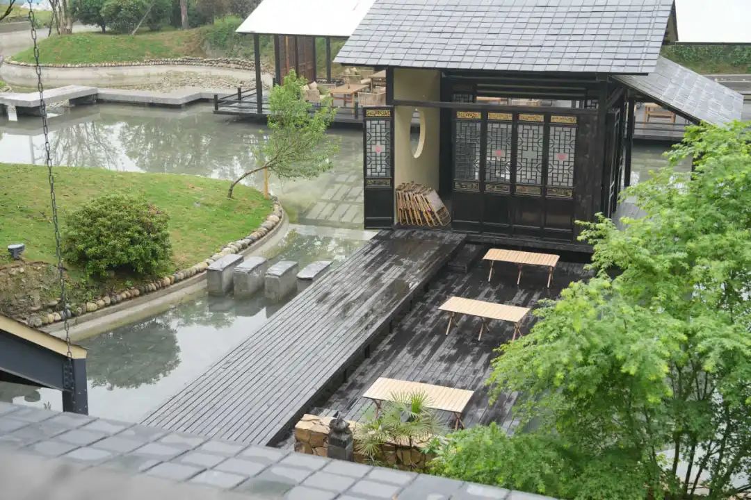 ai在温江丨夏意渐浓,跟着小金来一场"反向旅游"