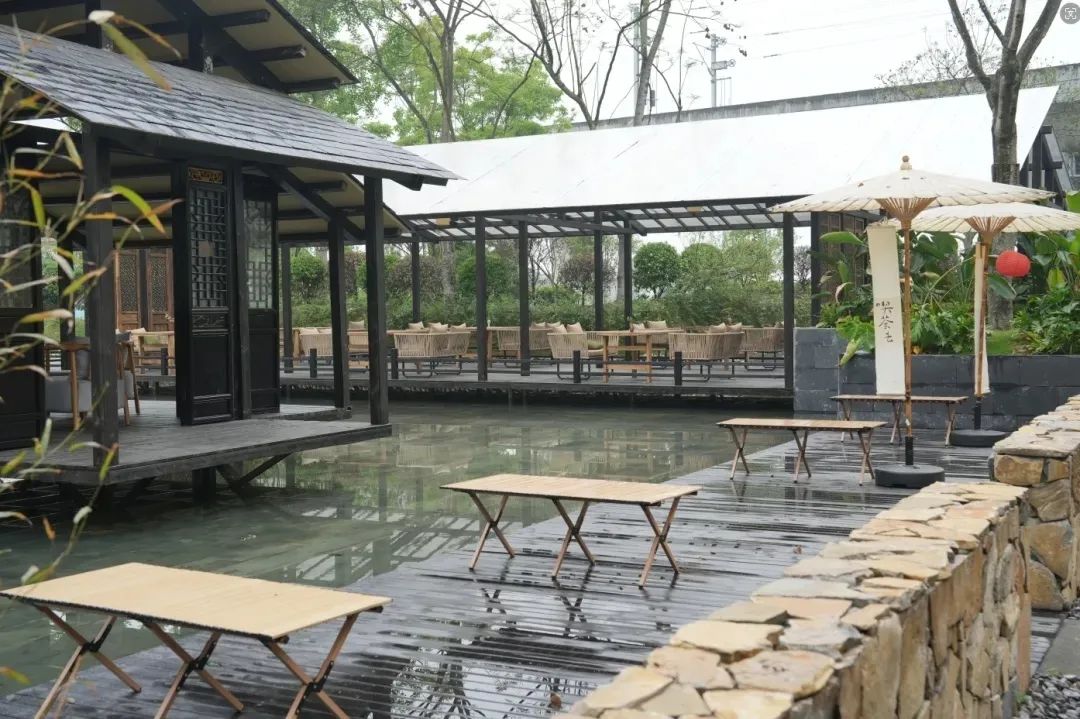 ai在温江丨夏意渐浓,跟着小金来一场"反向旅游"