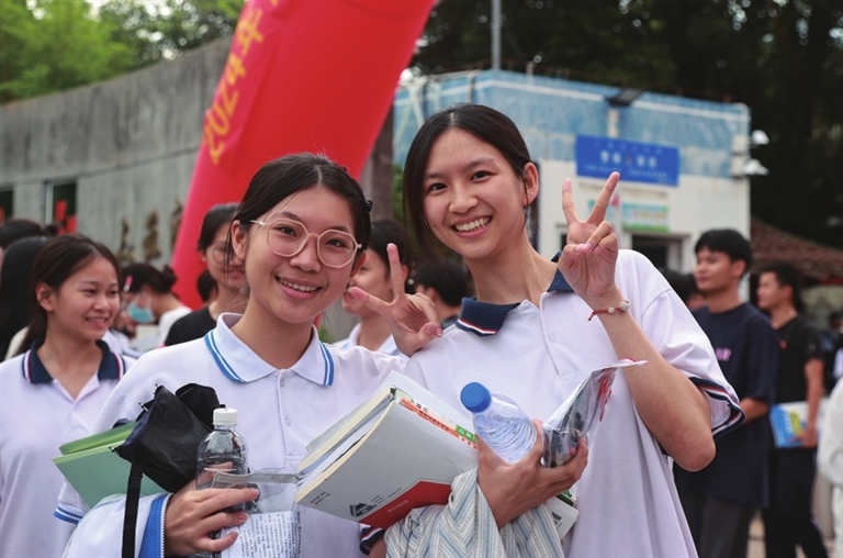 三亚:一路繁花 前程似锦