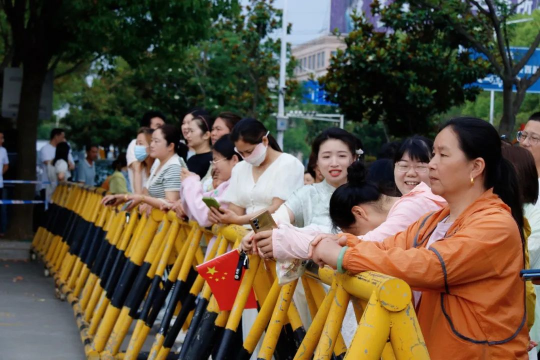 澎湃新闻直击现场(澎湃新闻直击现场直播)