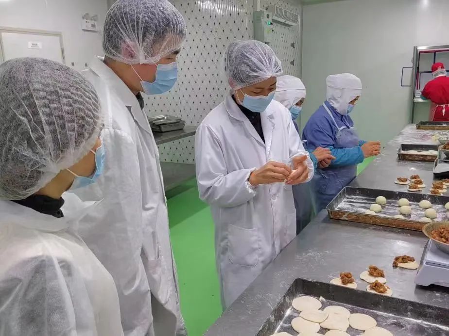 其生产的花卷,包子,烧麦等产品在盒马,罗森,麦德龙等众多知名卖场和