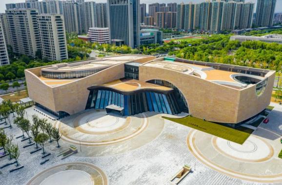 考古盲盒,博物馆之夜等新奇又有趣的活动走进了平湖人的生活之中.