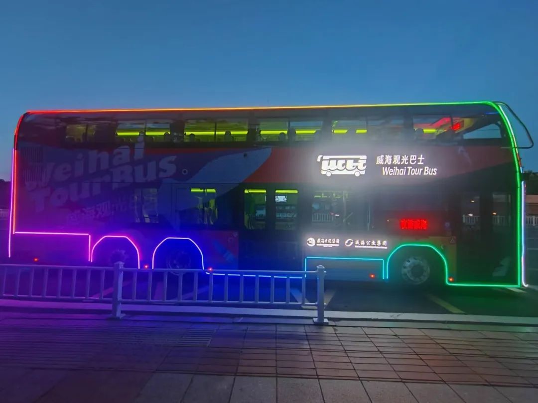 北京夜景观光双层巴士图片