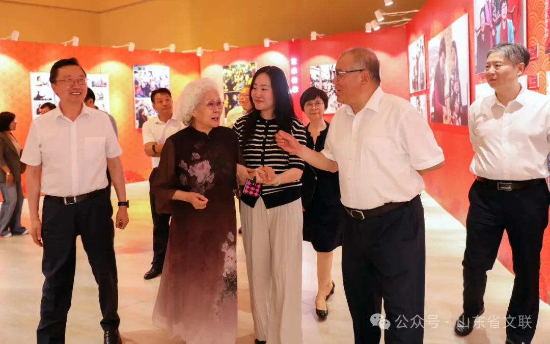 中国文联知名老艺术家艺术成就巡回展在济南市美术馆(济南画院)举办