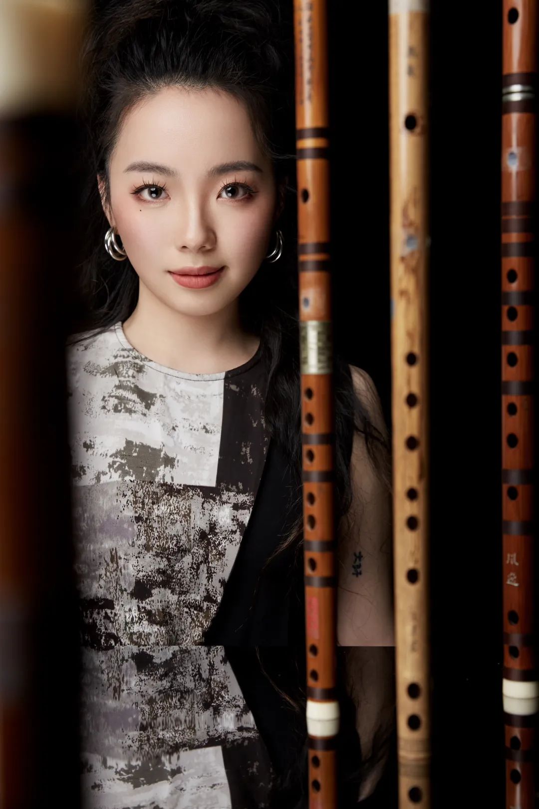 吴依诺2024届民族音乐系本科毕业生主唱《寄给那年的你》是一首很