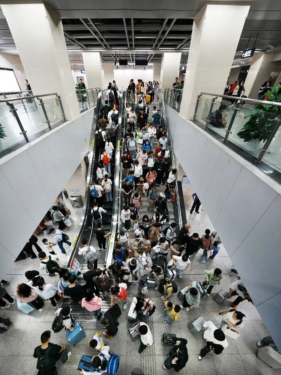 武汉地铁线网总客运量突破100亿人次_澎湃号·媒体_澎湃新闻-The Paper