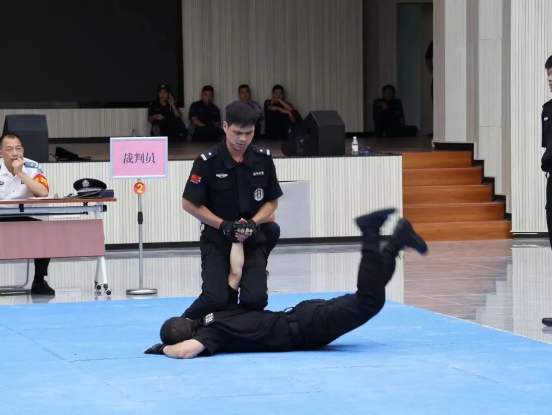 技能比拼宁显凤获女子手枪射击第一名唐运谋获手枪射击男子个人第二名