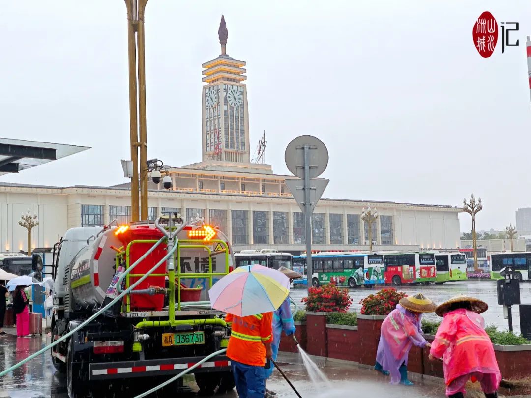 暴雨袭城,长沙"以迅应汛" | 山水洲城记