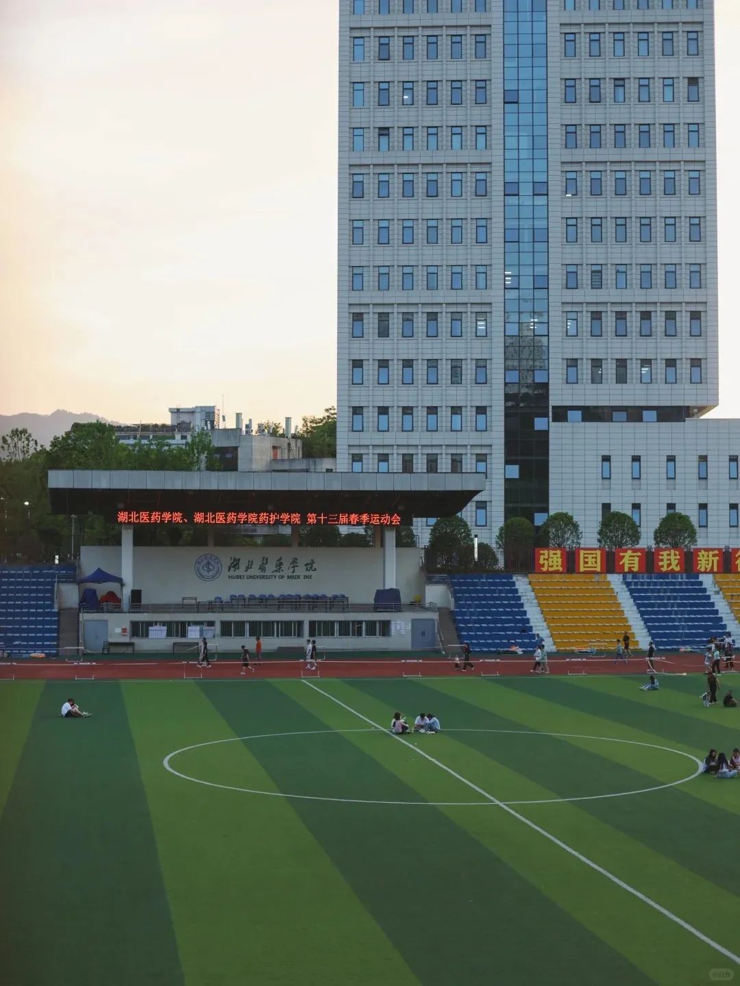 听说,从下月开始,十堰将长满"大学生"…_澎湃号·政务