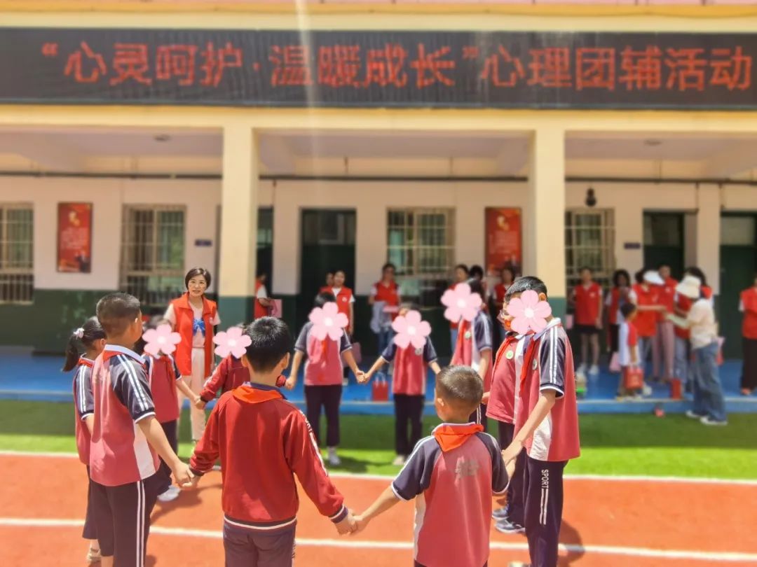 陇南市妇联开展庆祝"七·一"建党103周年暨结对关爱儿童主题党日活动