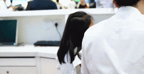 暑运首日,这个车站的问询台“捡”到一名小孩……_澎湃号·政务_澎湃新闻-The Paper