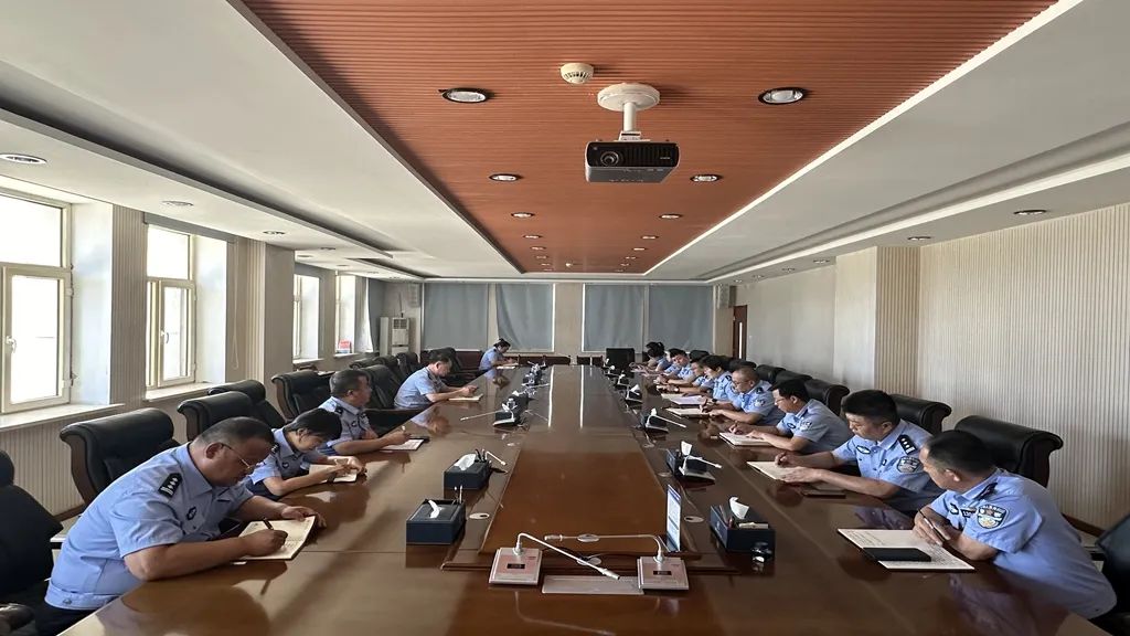 阿拉善左旗公安局夏季治安打击整治行动办公室召开第一次工作会议