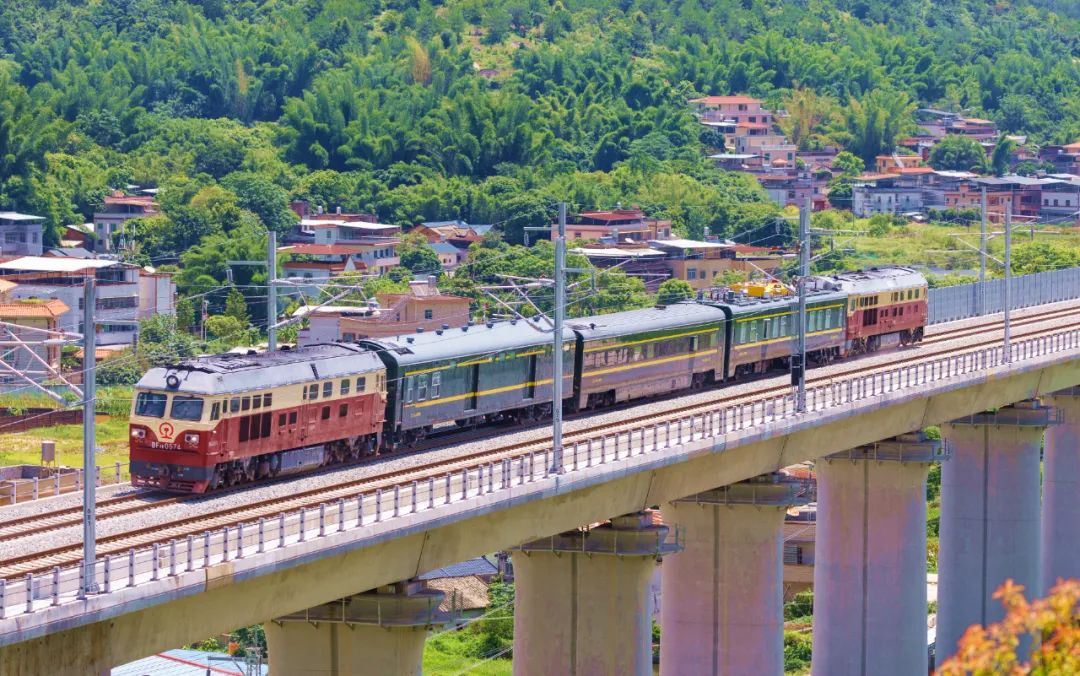 距离开通再近一步!梅龙高铁启动全线联调联试