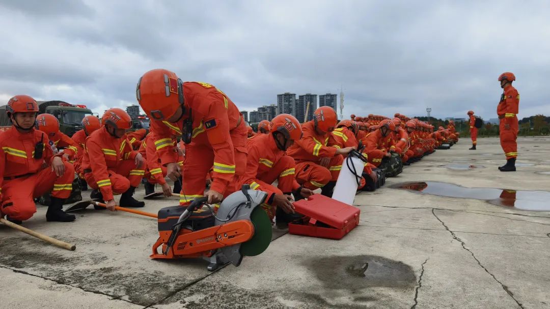 严"震"以待 闻令而动 | 贵州机动队伍开展地震救援拉动演练