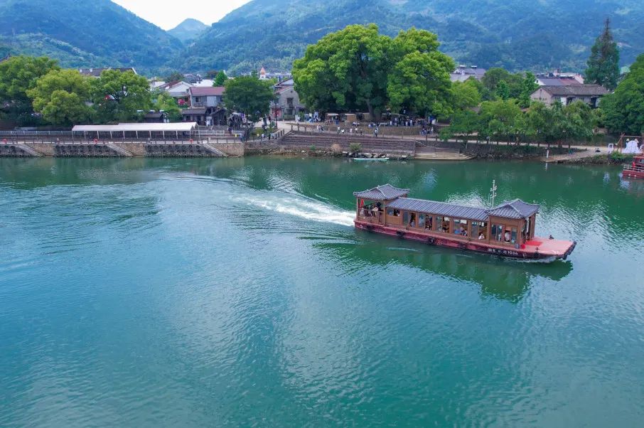 【二十四节气】 小暑:酒迎小暑三伏开,风携热浪滚滚来