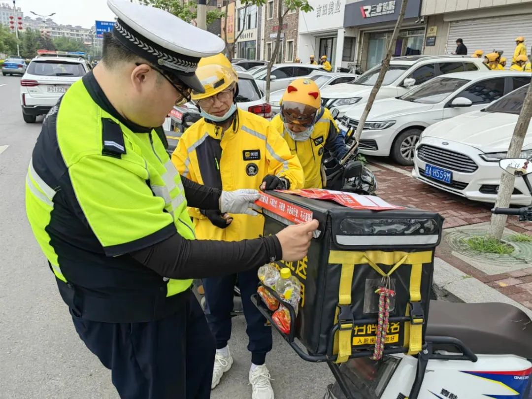 【夏季行动】四平交警走进美团外卖站点开展宣传活动