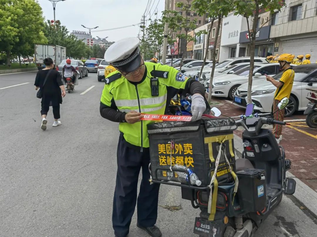 【夏季行动】四平交警走进美团外卖站点开展宣传活动