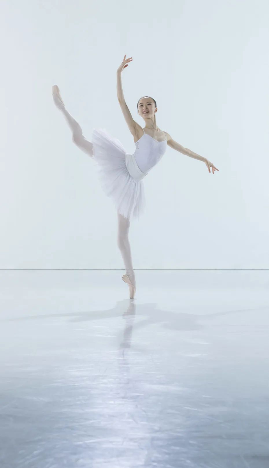 《华人之光·芭蕾明星gala》由国家一级演员敖定雯发起,邀请了11位