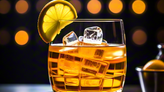 威士忌与鸡尾酒的浪漫邂逅：品味不一样的烈酒风情