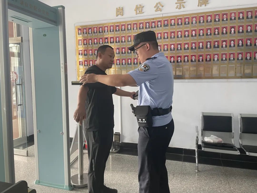 以考促学提能力——赤城县法院司法警察大队组织全体法警进行安全检查