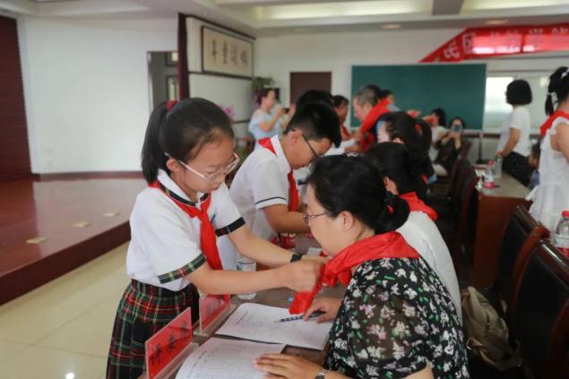 纪念馆红领巾讲解员第二届选拔赛(决赛)在回民区太平街小学举行