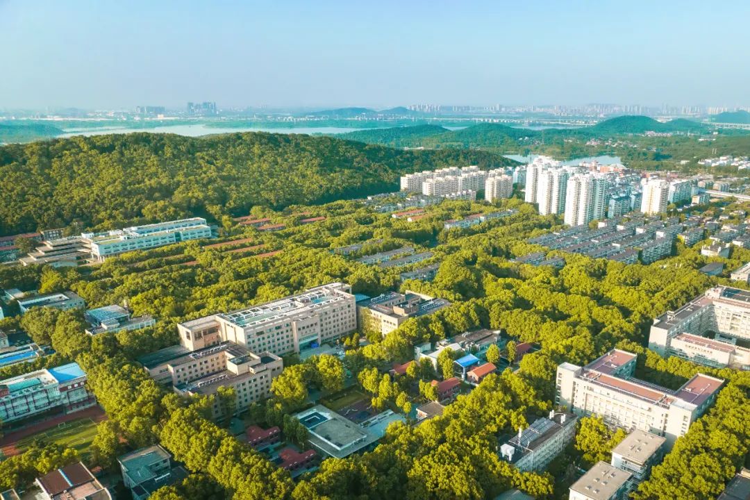 首选华中科技大学