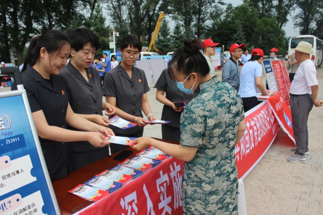 普法宣传"接地气"  法治服务"零距离"