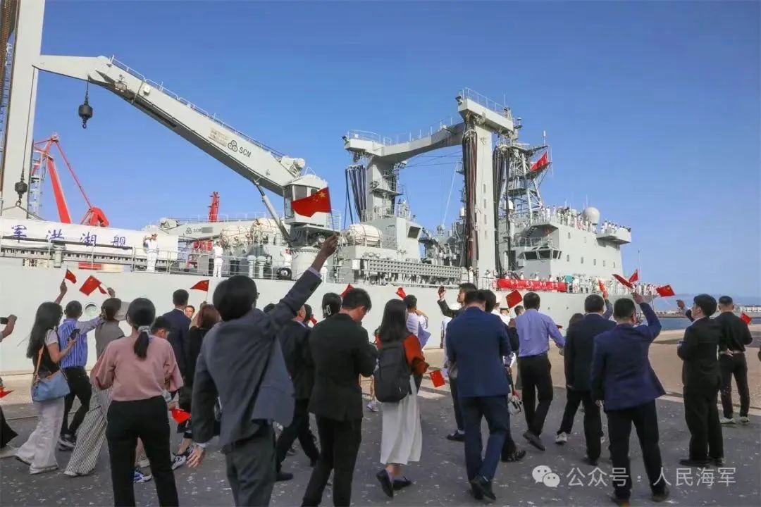 67海军第46批护航编队焦作舰,洪湖舰技术停靠摩洛哥卡萨布兰卡