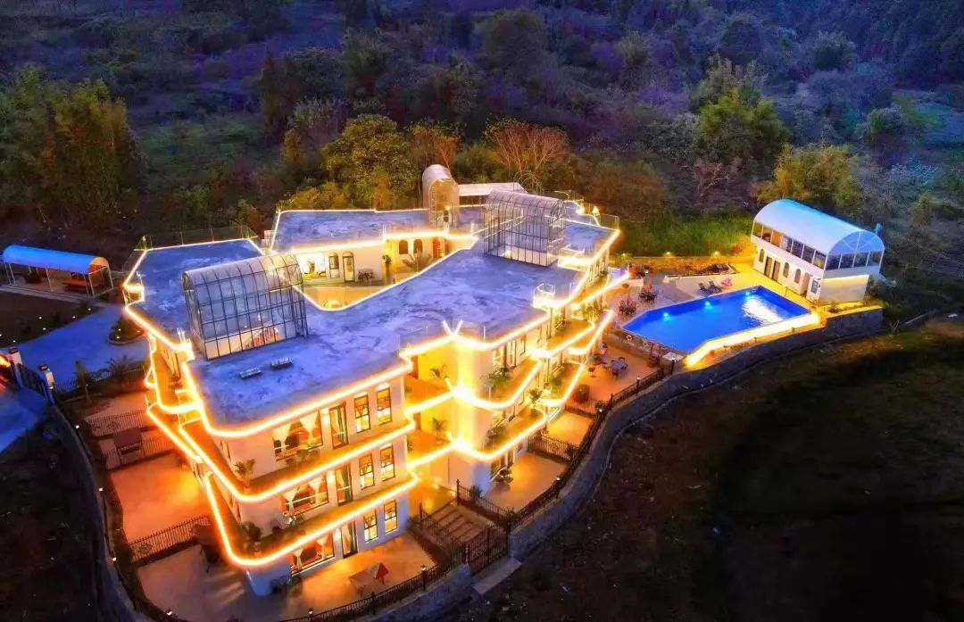 5爱树·丹霞山苑"色如渥丹,灿若明霞",是很多人对丹霞山的印象和赞誉!