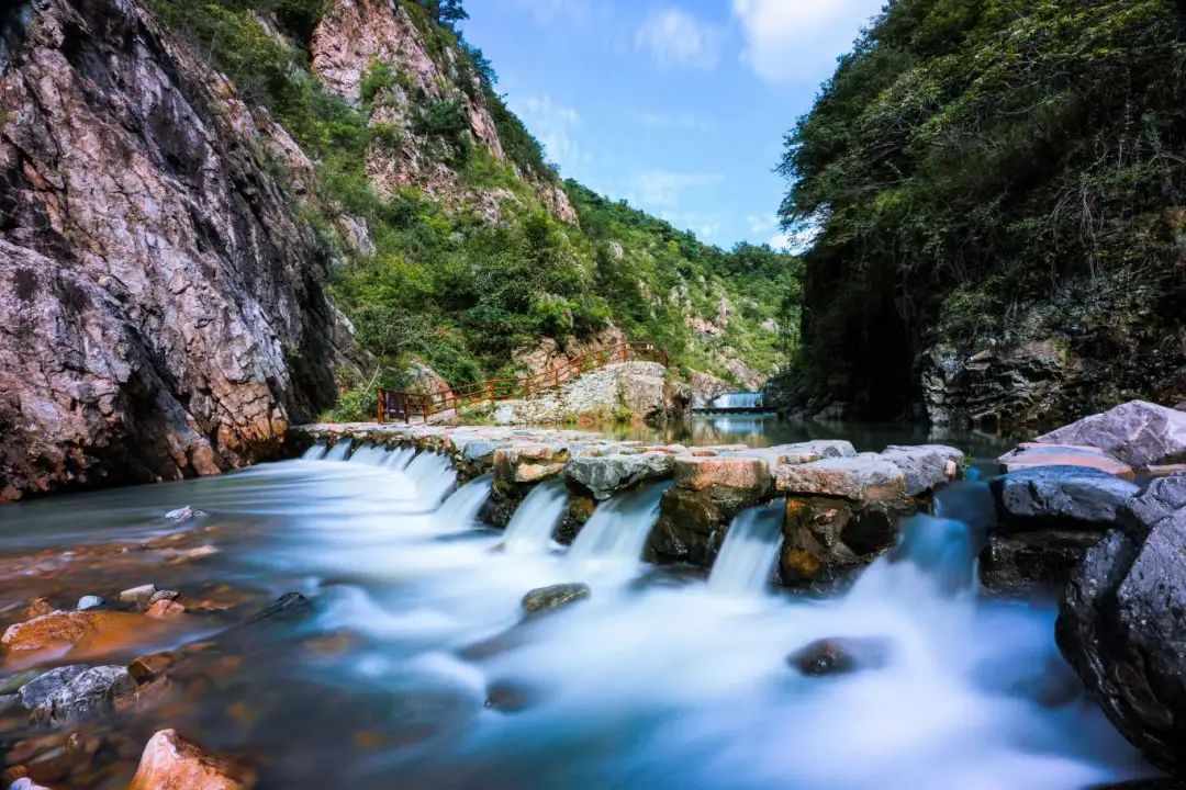 九仙山黑虎山狩猎场日照,因日出初光先照而得名,是龙山文化的重要