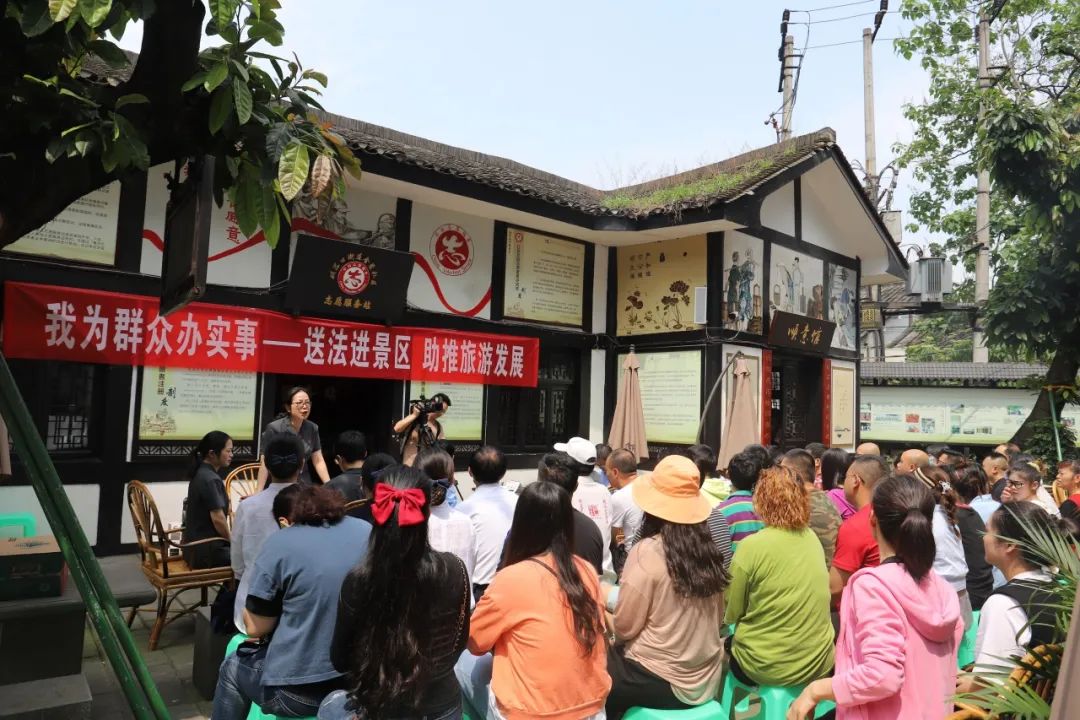 "谈起2019年前回龙坝镇涉诉案件的情况,时任沙坪坝区人民法院陈家桥