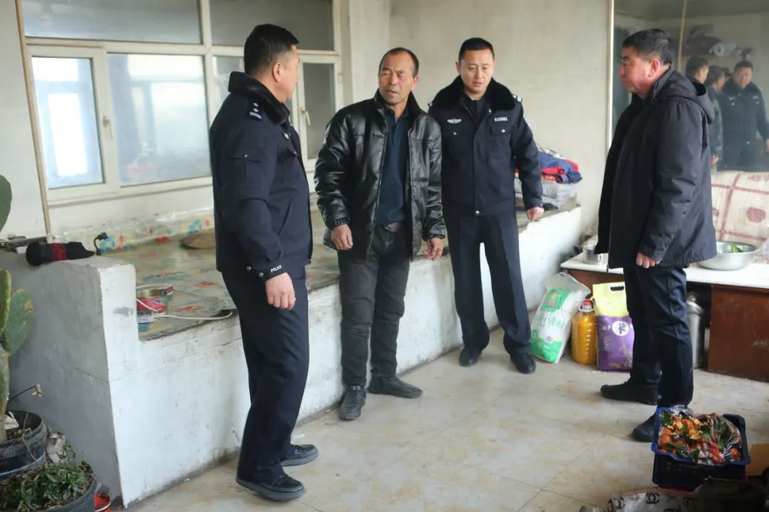 仁合村坐落于东胜乡西北部18公里处,幅员面积达5.