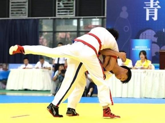 喜德运动员在四川省青少年中国式摔跤比赛中荣获2金