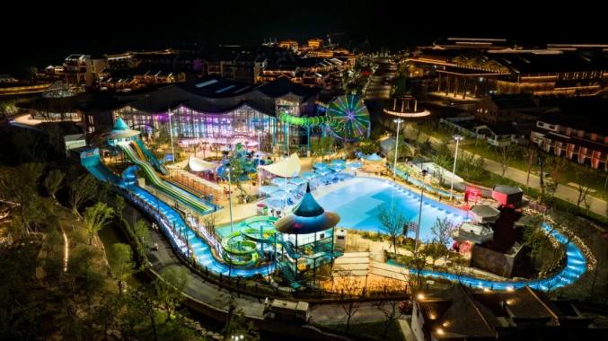 在全新开园的窑湖竹鼠水乐园戏水纳凉,两大室内外游乐区,六大精彩舞蹈