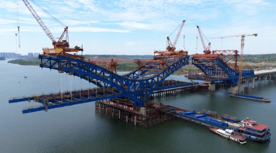 战高温 保安全 暮坪湘江特大桥施工有序进行_澎湃号·政务_澎湃新闻-t