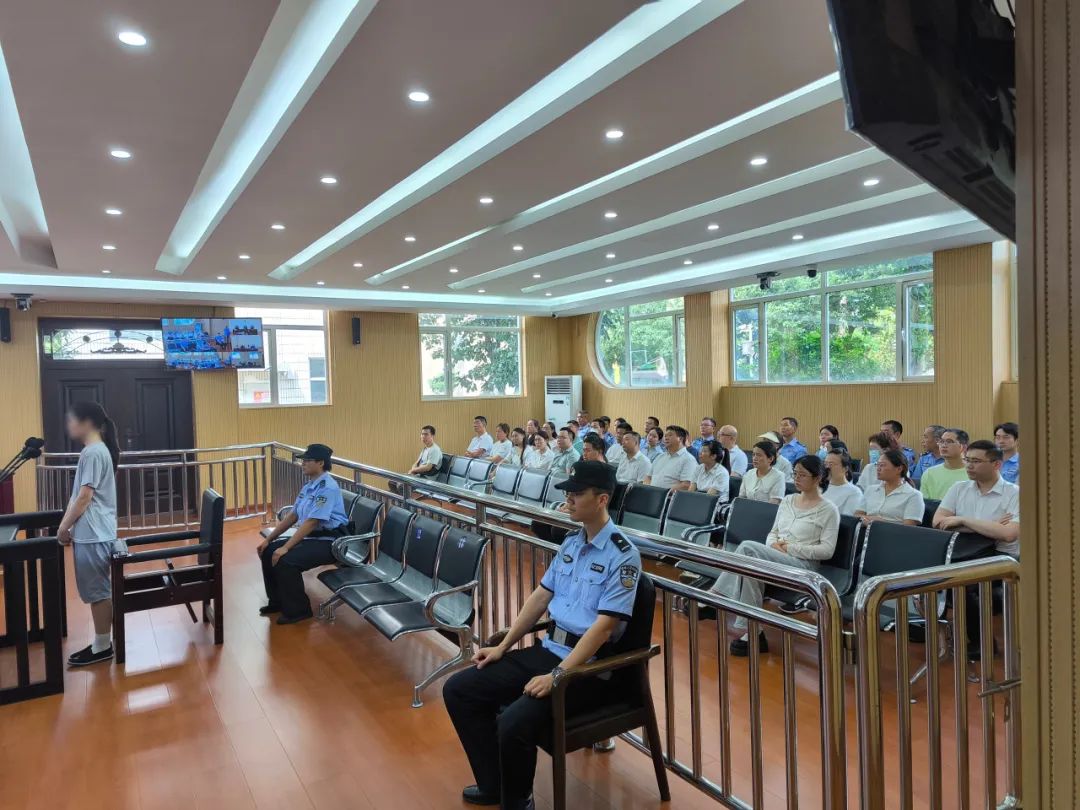 旁听职务犯罪庭审,"沉浸式"接受警示教育