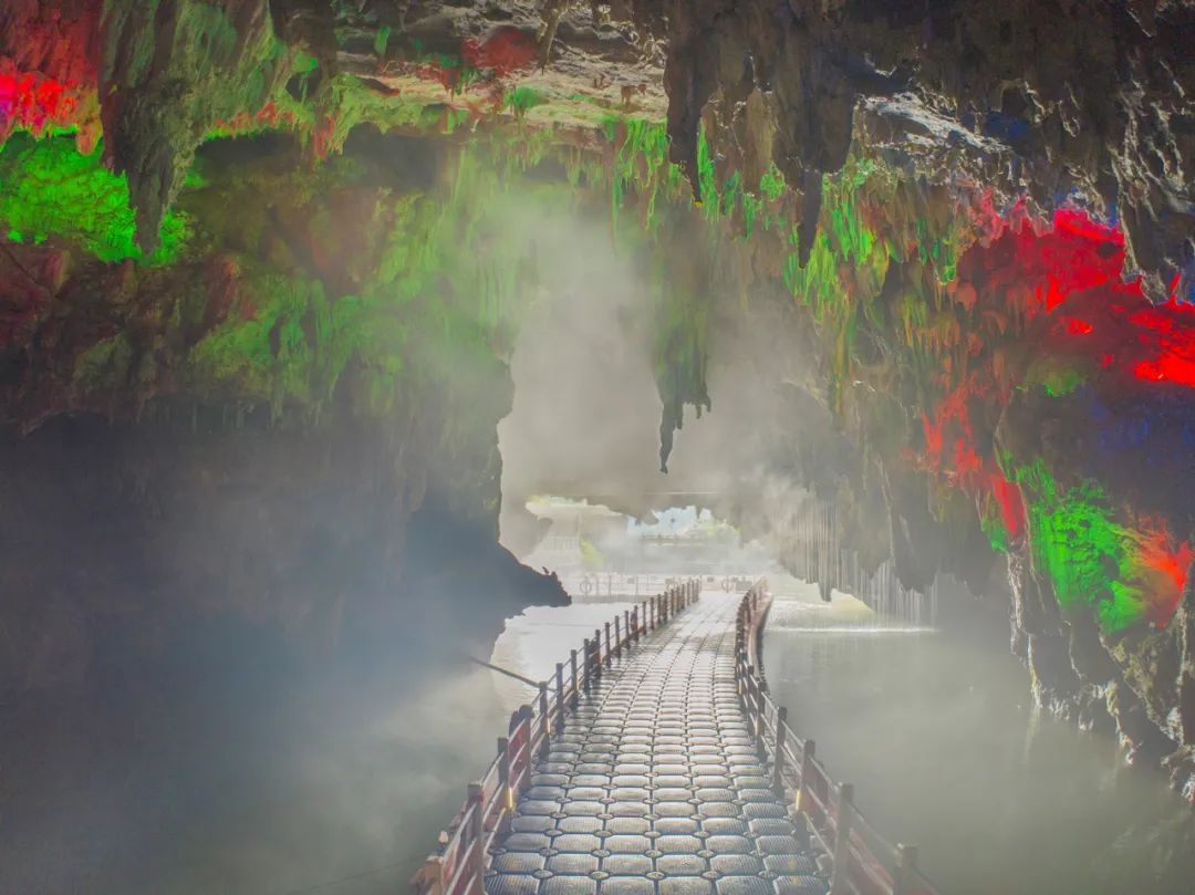 区是国家aaa级旅游景区属地文景观类洞穴风景区恩施龙麟宫景区唐振兴