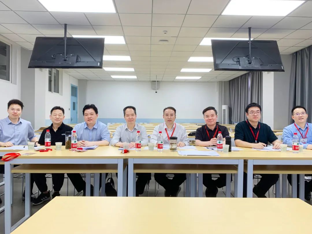 杨建军｜读万卷书行万里路的法律人_澎湃号·政务_澎湃新闻The Paper