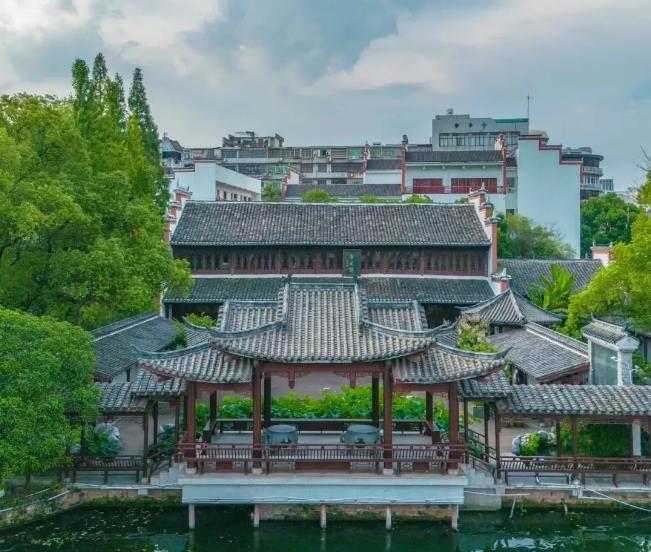 景德镇市浮梁县分别是南昌市东湖区其中旅游名县有 5 个名景区名镇村