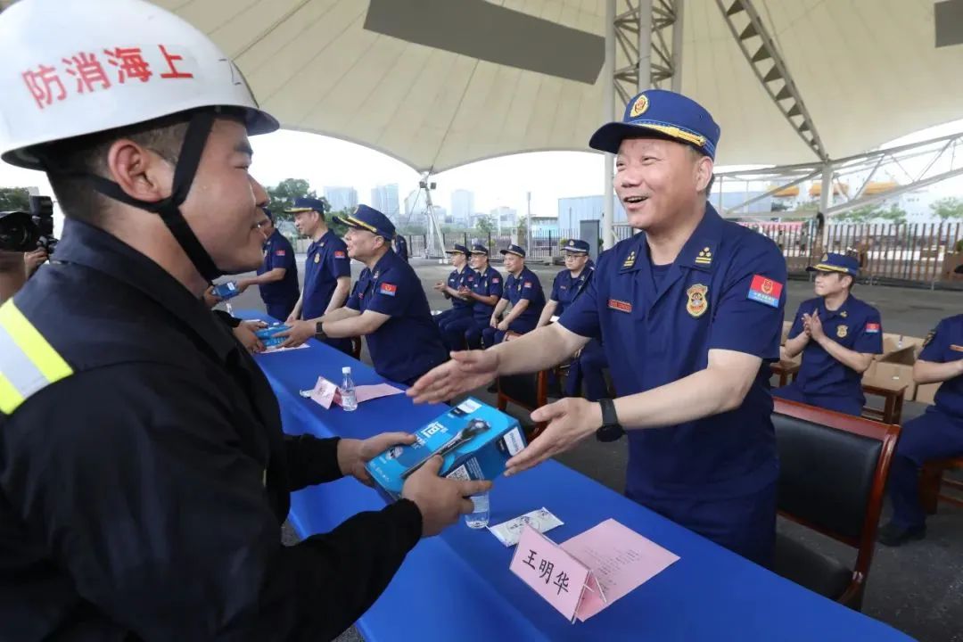 消防政委王明华现在图片