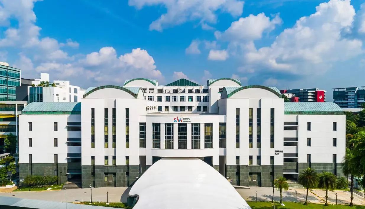 其中,新加坡管理学院(sim)作为新加坡最大的私立教育学院,由新加坡
