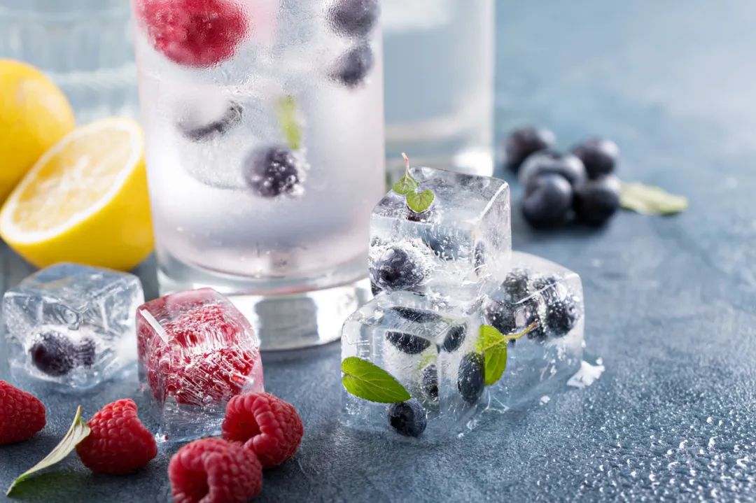 冷饮喝多了难受?不妨试试香茅柠檬茶